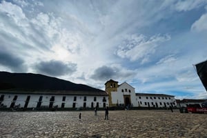 BOGOTA: Rundtur i Villa de Leyva, Ráquira, Pozos Azules och Puente de Boyacá