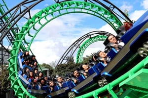 Bogotá: Bezoek het pretpark Salitre Mágico met eten!