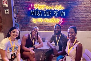 Salsa Pub Crawl i Cali