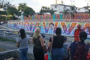 Shared Tour Cali's Salsa, Graffiti & Resistance Experience
