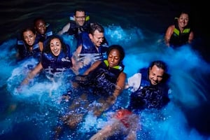 Картахена: пляж Бару Сансет с биолюминесцентным планктоном