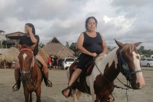 Cartagena: Paseo a Caballo por la Playa con Fotos y Almuerzo