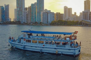 Cartagena de Indias: Cartagena de Cartagena: Auringonlaskuristeily Open Bar with Dance Show