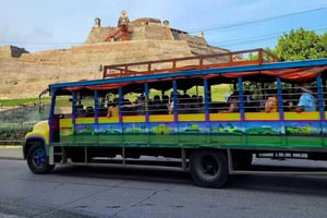Cartagena: Verken met een stadstour aan boord van een chiva tipica (een typische lokale bus)