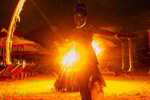 Cartagena: Fest i skumringen på en båd og strandklub