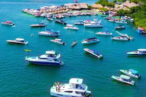 Картахена: VIP-тур на остров Чолон с открытым баром