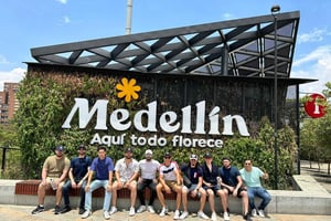 Kaupunkikierros,comuna13,metro cable,botero,pueblito paisa. Privado