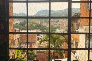 Comuna 13 Tour från tunnelbanestationen San Javier