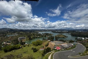 Wycieczka po wschodniej Antiochii – La Piedra, Guatape, El Carmen, El Retiro