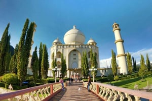 From Bogota: Jaime Duque Park and zoo with ticket included