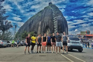 Medellínistä: Guatape El Peñol veneellä + gastronominen kierros