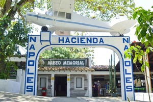 Von Medellín aus: Tagestour zum Themenpark Hacienda Nápoles