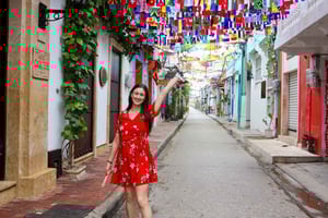 旧市街での美食ツアーとプロによる写真撮影