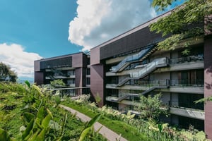 LUXE, BY THE CHARLEE