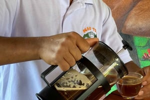 Medellín: Agro Tour El Llano maistiaisineen ja lounaalla