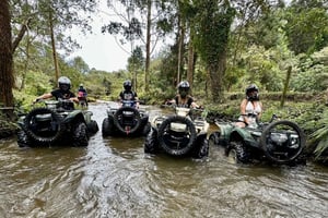 Medellín: mönkijäretki (ATV) kolmen vuoren ja vesiputouksen halki