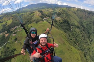 Medellín: Paraglidingtour