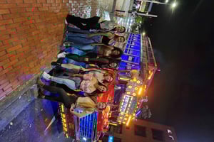 Medellin: Partybuss med DJ og smaksprøver på gatemat