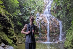 Medellínin vesiputous ja kahvivaellus: esi-isien luontopolku