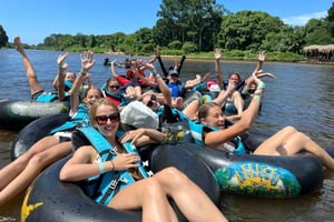 サンタ・マルタからパロミノへのツアー（チュービング、朝食、昼食付き）