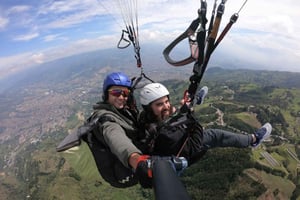 Parapendio Medellin con trasporto e video gratuiti