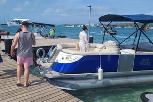 San Andres: Privé boottocht met Tiki Bar & Rose Cay stops