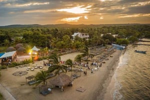 Isla Tierra Bomba: Fénix Sunset Night mit Musik, Cocktails und Sonnenuntergang