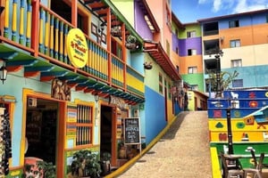 Tour naar Guatapé: Alto del Chocho, Piedra del Peñol, lunch en nog veel meer