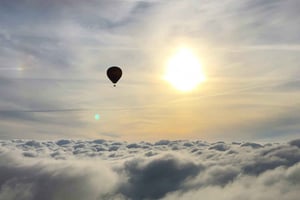 Barcelone : tour en montgolfière dans les Pré-Pyrénées avec option de prise en charge