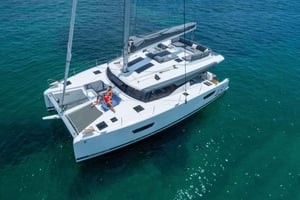 Costa Brava: 3-dagers luksus katamaran tur fra Barcelona