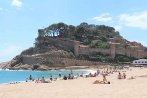 Von Barcelona: Tagesausflug nach Tossa de Mar mit Zeit am Strand