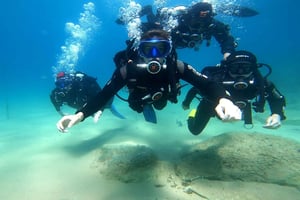 Desde Barcelona: Buceo en Tossa de Mar y Comida de 3 platos