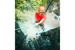 Vulkanen Arenal: Lost Canyon Canyoneering äventyr