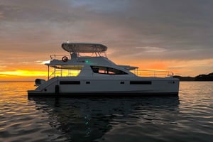 Лучший чартер яхт на целый день в районе Фламинго/Тамариндо