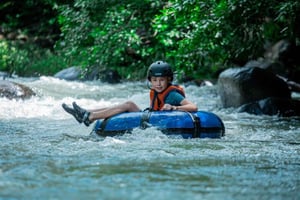 Поход к водопаду Ла-Леона: катание на тюбах и обед