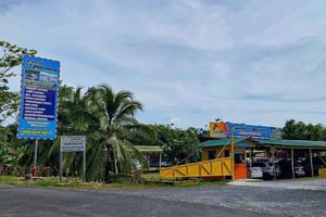 La Pavona: Gemeinsames Boot zum Dorf Tortuguero