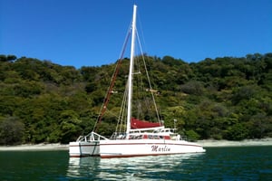 Playa Tamarindo: Sunset Sailing and Snorkeling Tour