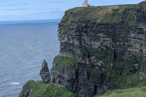 Dublin: Private Luxury Day Tour to the Cliffs of Moher
