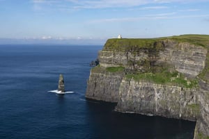 Fra Dublin: Galway + Cliffs of Moher-båtcruise på spansk