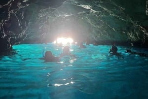 Dubrovnik: Sunj Beach Boat Tour juomineen: Blue Cave & Sunj Beach Boat Tour with Drinks