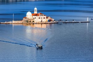 From Dubrovnik: Montenegro Day Trip with Cruise in Kotor Bay