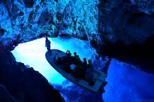 Da Hvar: Grotta verde e Grotta azzurra, tour di 1 giorno