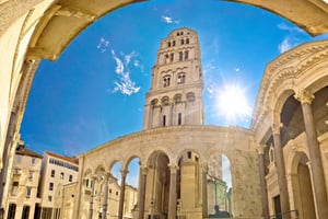 Из Макарской Ривьеры: тур на целый день по Сплиту и Трогиру