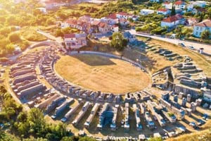 De Split: Salona, Fortaleza de Klis, Stella e Caverna Vranjaca