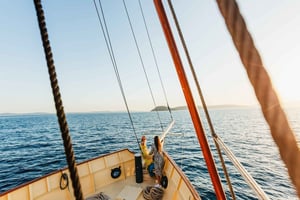 Сплит: Круиз на закате с живой музыкой