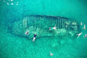 Split: Excursão de lancha rápida a Trogir, Lagoa Azul e Labaduza
