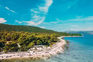 De Trogir: Cruzeiro pela Lagoa Azul e Šolta com almoço e bebidas