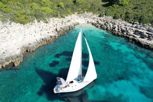 Hvar: Private Sailing Boat Trip with Swimming and Snorkeling