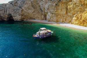 Krk: Golden Beach and Blue Cave Cruise with Welcome Drink