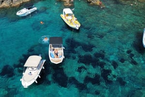 Przystań Frapa: rejs wycieczkowy do 7 jaskiń z napojami i snorkelingiem